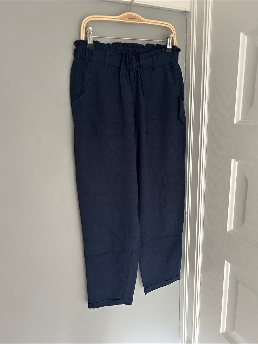 Women's Navy Elastic Waist Capris